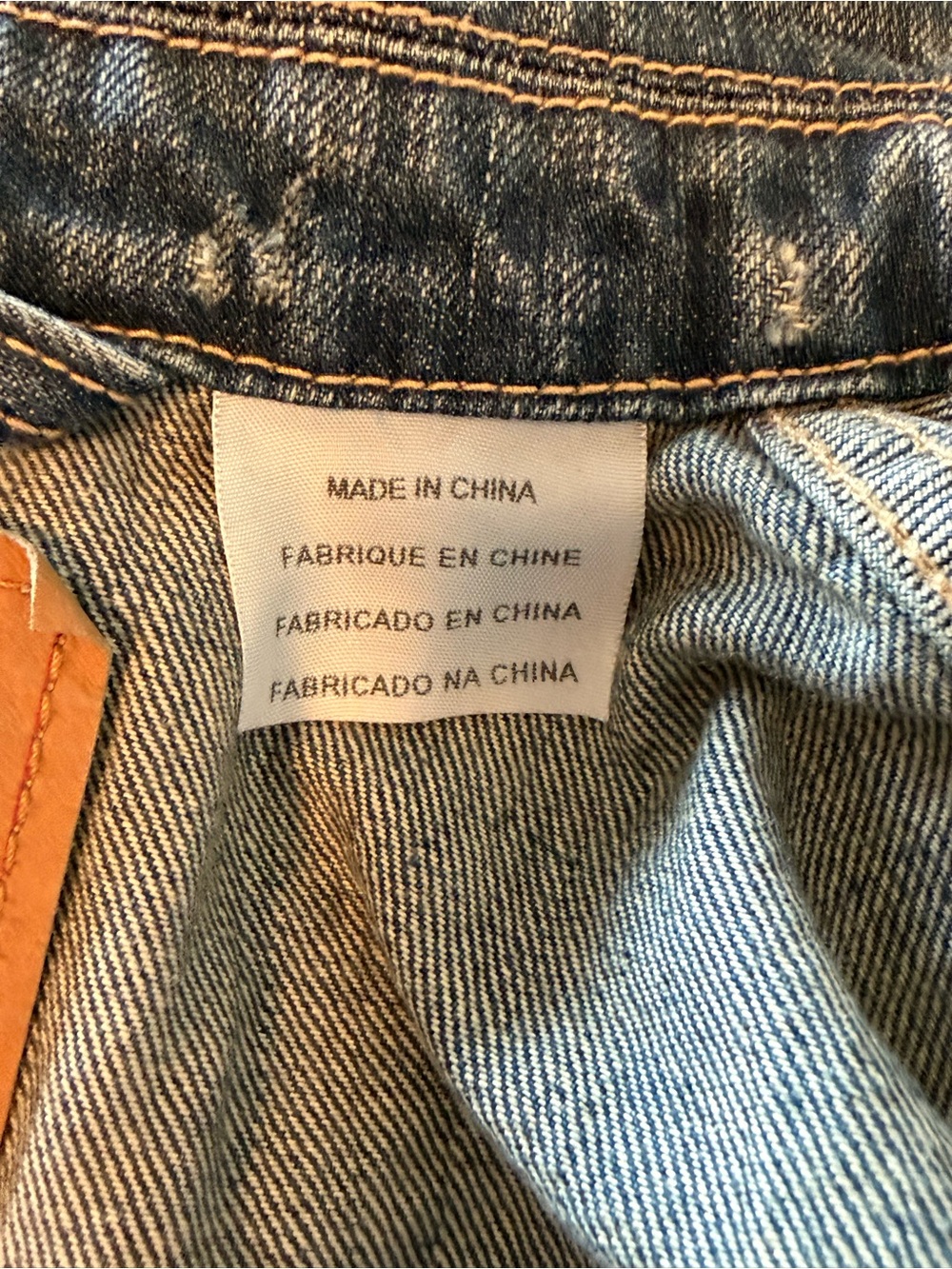 Levi’s Men's Relaxed Trucker Jacket Distressed Raw Torn Away Sleeve Size Small - Picture 12 of 15